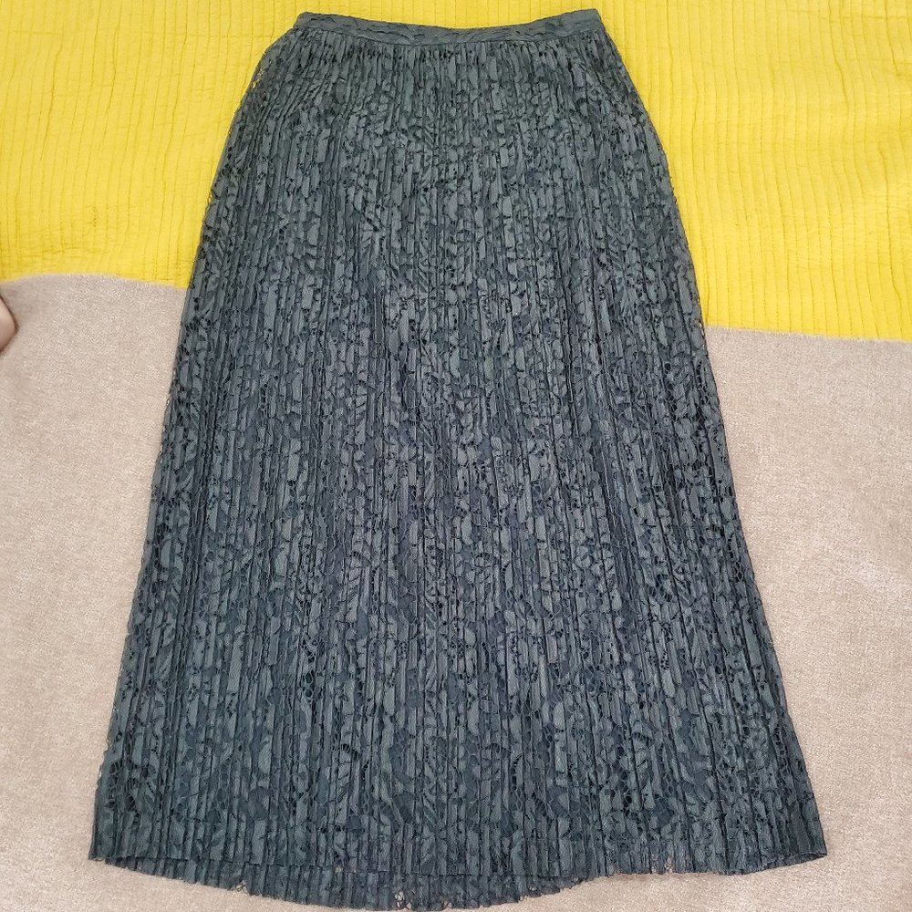 Banana Republic lace skirt